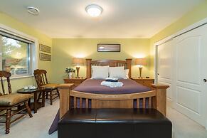 Cedar Manor Bed and Breakfast