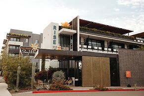 Rise Uptown Hotel