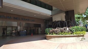 Rihanna Service Suite at Times Square