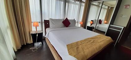 Rihanna Service Suite at Times Square