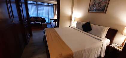 Rihanna Service Suite at Times Square