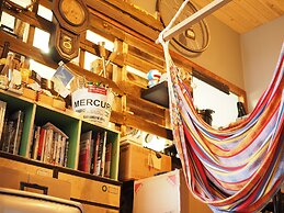 Trip Base Coconeel - Hostel