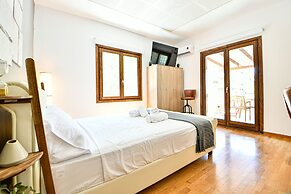 Flowers Of Athens - Boutique Aparthotel