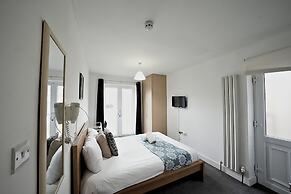 The Great Airport Place