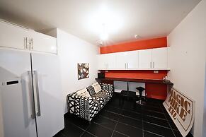 The Great Airport Place