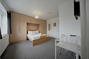 The Great Airport Place