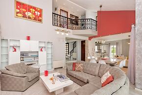 Grecian Villa Poseidon