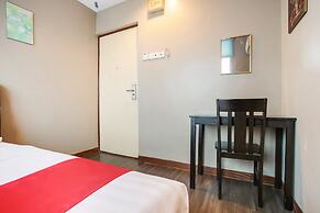 OYO 90282 Hotel Taj Seksyen 7