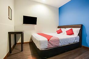 OYO 90282 Hotel Taj Seksyen 7
