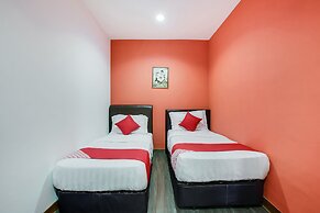 OYO 90282 Hotel Taj Seksyen 7