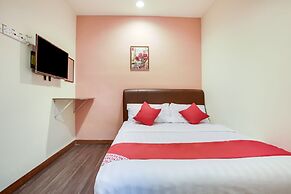 OYO 90282 Hotel Taj Seksyen 7
