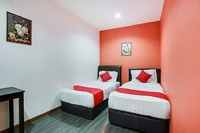 OYO 90282 Hotel Taj Seksyen 7