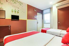 OYO 90282 Hotel Taj Seksyen 7