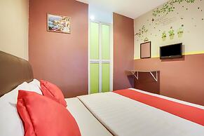 OYO 90282 Hotel Taj Seksyen 7