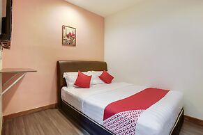 OYO 90282 Hotel Taj Seksyen 7
