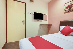 OYO 90282 Hotel Taj Seksyen 7