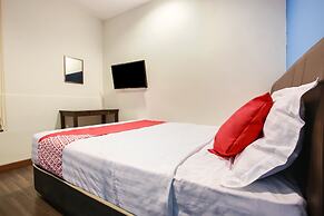 OYO 90282 Hotel Taj Seksyen 7
