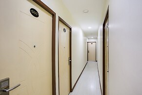 OYO 90282 Hotel Taj Seksyen 7