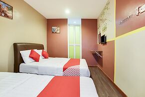 OYO 90282 Hotel Taj Seksyen 7