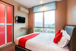 OYO 90282 Hotel Taj Seksyen 7