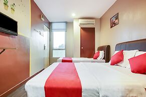OYO 90282 Hotel Taj Seksyen 7