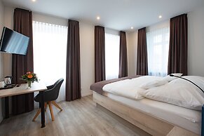 Caesaro Hotel & Pizzeria
