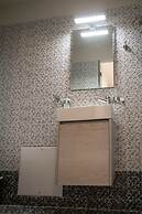 Luxurious 4 Bdrm 3Bath Apt 1- Athens