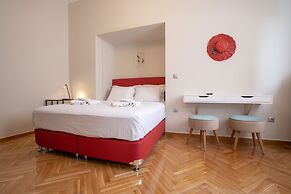 Luxurious 4 Bdrm 3Bath Apt 1- Athens