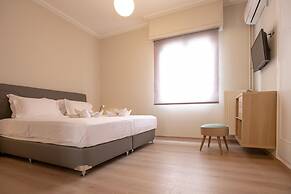 Luxurious 4 Bdrm 3Bath Apt 1- Athens