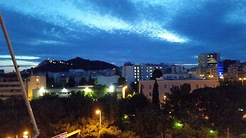 Luxurious 4 Bdrm 3Bath Apt 1- Athens