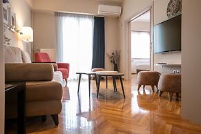 Luxurious 4 Bdrm 3Bath Apt 1- Athens