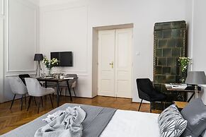 Cracovian Home - LoftAffair