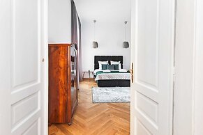 Cracovian Home - LoftAffair