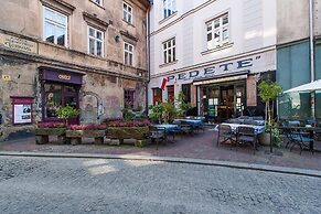 Cracovian Home - LoftAffair