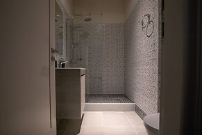 Luxurious 5 bedroom-3 bathroom Apartment 2- Athens