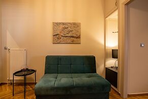 Luxurious 5 bedroom-3 bathroom Apartment 2- Athens