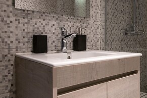 Luxurious 5 bedroom-3 bathroom Apartment 2- Athens