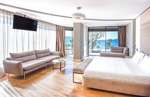 Yacht Hotel