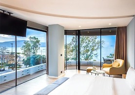 Yacht Hotel