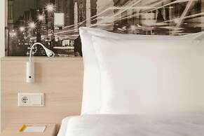 Super 8 by Wyndham Augsburg