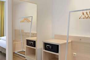 Super 8 by Wyndham Augsburg