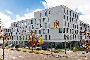 Super 8 by Wyndham Augsburg