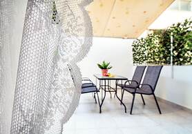 Elegant and renovated flat in Dafni