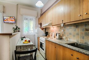 Elegant and renovated flat in Dafni