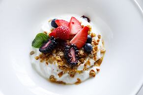 Hotel Carmichael, Autograph Collection