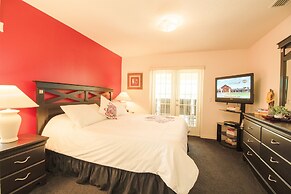 Stylish Pool Close To Withlacoochee Bike Trail 3 Bedroom Home by RedAw