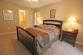 Golf , Walk To The Course 3 Bedroom Condo by RedAwning