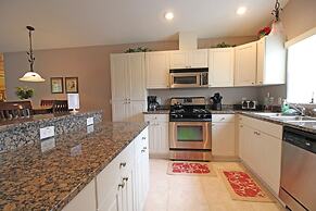 Golf , Walk To The Course 3 Bedroom Condo by RedAwning