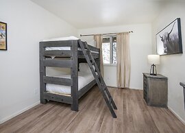 5025 Main Gore Place 4 Bedroom Condo by RedAwning