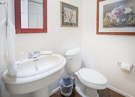 5025 Main Gore Place 4 Bedroom Condo by RedAwning